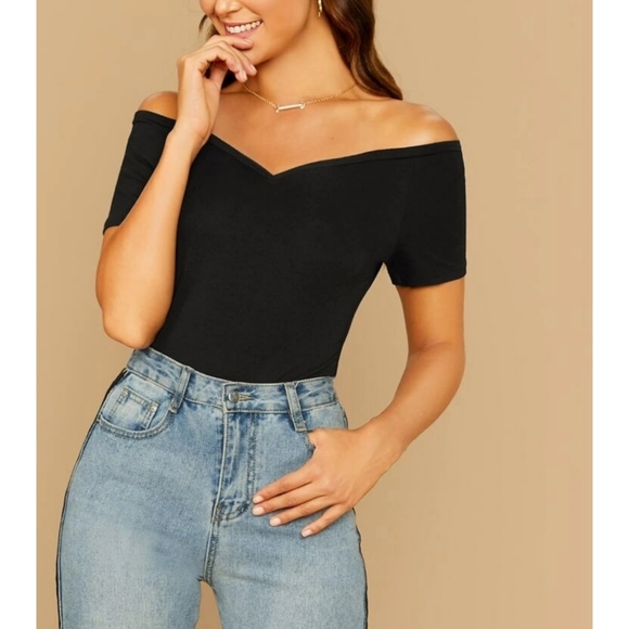 VIVA BOUTIQUE Tops - ✨ 3 items for $50